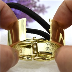 Резинка для волос с металлическим кольцом