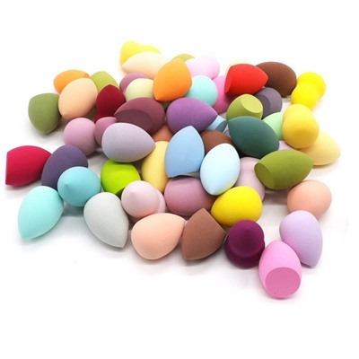 Набор из 10 мини-спонжей для макияжа размером 3*2 см.