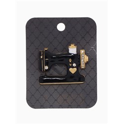 Брошь «Швейная машина» с мотком ниток, цвет чёрно-белый в золоте