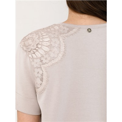 Блуза бежевая с кружевом
