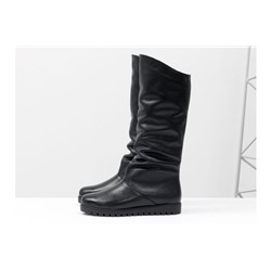 Женские теплые сапоги в стиле UGG, выполнены из натурального кожи флотар черного цвета, на утолщенной подошве, М-16080-10