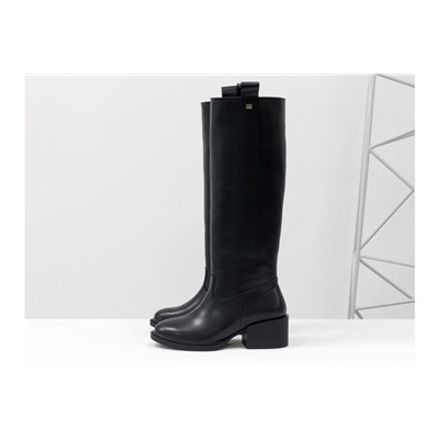 Высокие сапоги свободного одевания (Ридинги, riding boots) из натуральной плотной кожи черного цвета, на невысоком каблуке,  Коллекция Осень-Зима от Gino Figini, М-2082-01