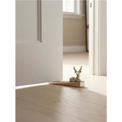 Стоппер дверной «Олень», 16.5×5×9 см, алюминий