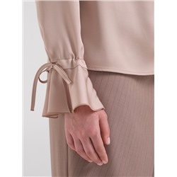 Блузка бежевая с воланом на рукаве