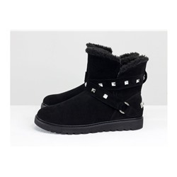 Зимние сапожки в стиле UGG из натуральной замши черного цвета, украшены  ремешками с металлическими заклепками, Коллекция Осень-Зима от Джино Фиджини, Б-17114-05