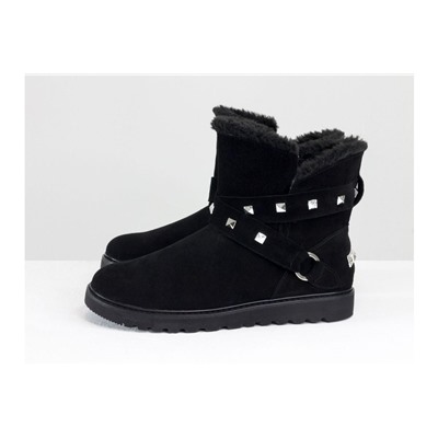 Зимние сапожки в стиле UGG из натуральной замши черного цвета, украшены  ремешками с металлическими заклепками, Коллекция Осень-Зима от Джино Фиджини, Б-17114-05
