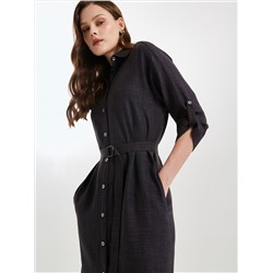 Платье А-образного силуэта серого цвета с поясом