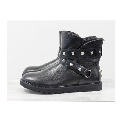 Зимние сапожки в стиле UGG из натуральной кожи черного цвета с блеском, украшены  ремешками с металлическими заклепками, Коллекция Осень-Зима от Gino Figini, Б-17114-03