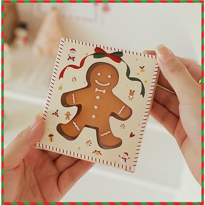 Свеча ароматическая Пряничный Человечек с ароматом печенья в коробке