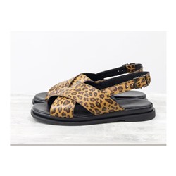 Босоножки в стиле animal print из натуральной кожи яркого леопардового принта, на легкой подошве черного цвета, С-1811/1-01