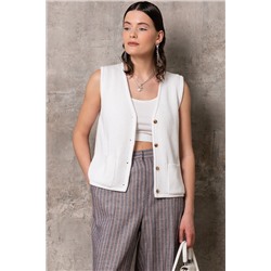 Жилет вязаный белый