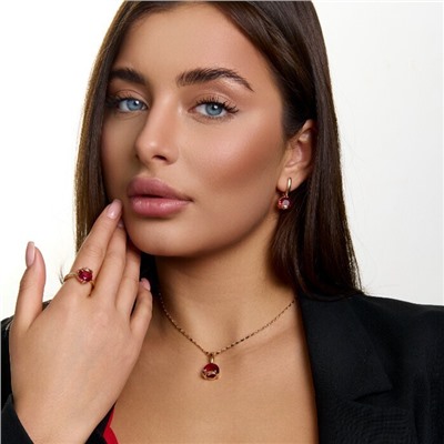 Комплект ювелирной бижутерии коллекция "Дубай" с камнем серьги, кулон и кольцо 19 р, покрытие позолота, вставка: фианиты, цвет: малиновый, арт.414.547-19