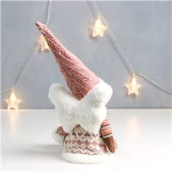 Интерьерная кукла текстильная «Ангел в бежевом наряде с узорами и сердечком», длинные ножки, 50×13×9 см