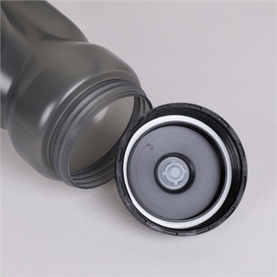 Бутылка для воды ZEON WB105 для активных видов спорта, пищевой hi-quality LDPE, 750ML цвет GREY/уп100