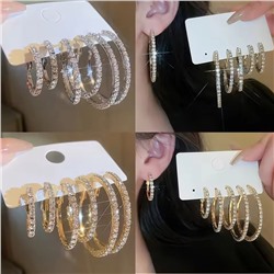 Набор сережек-колец с сияющими кристаллами 3 пары разного диаметра