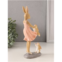 Фигурка полистоун «Зайки. Мама с детьми», 9.5×6×22.5 см