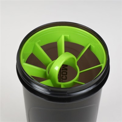 Бутылка/Шейкер BIGBRO SHS-700 чёрно-зелёная, для спортивного питания 700ML/уп60