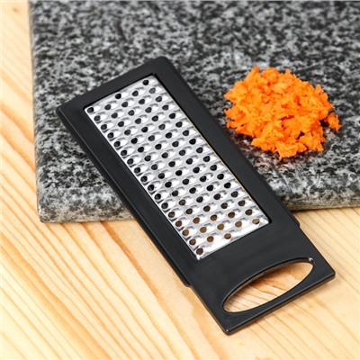 Тёрка - слайсер с контейнером Magistro Vegan pro, 5 насадок, 31.8×13.7×9 см, чёрно-белая