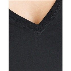 Базовая футболка из премиального хлопка с V образным вырезом