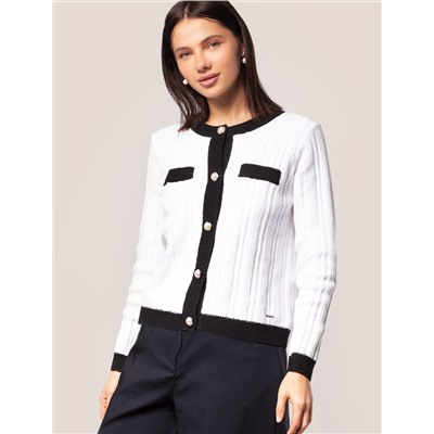 Жакет фактурной вязки с золотистыми пуговицами