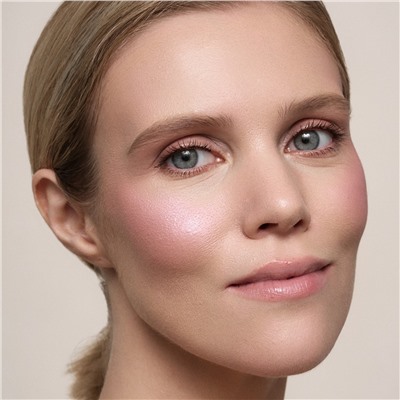 Румяна C726 Розовый шелк (сатиновые) Сатиновые румяна в компактном формате