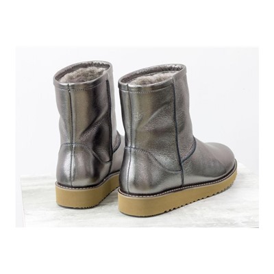Женские нарядные сапожки в стиле UGG из натуральной кожи цвета никель, на светлой подошве, Коллекция Осень-Зима от ТМ Gino Figini, Б-1993-02