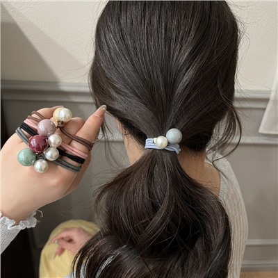 Набор резинок для волос с шариками 5 штук.