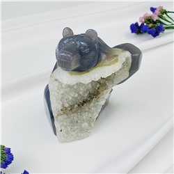 Радуга Самоцветов Медведь резной из камня Агат серый с жеодой