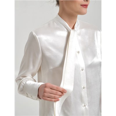 Блузка молочного цвета с бантом