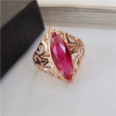 Кольцо 18 р с крупным камнем ювелирная бижутерия коллекция  "Дубай" покрытие: позолота, вставка: фианит, цвет: малиновый, арт.314.513-18