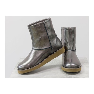 Женские нарядные сапожки в стиле UGG из натуральной кожи цвета никель, на светлой подошве, Коллекция Осень-Зима от ТМ Gino Figini, Б-1993-02