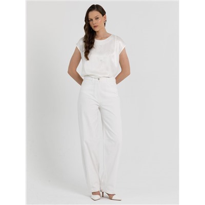 Блузка молочного цвета с бусинами по переду