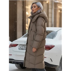 Пальто зимнее утепленное с капюшоном женское светло-коричневого цвета 7748SK