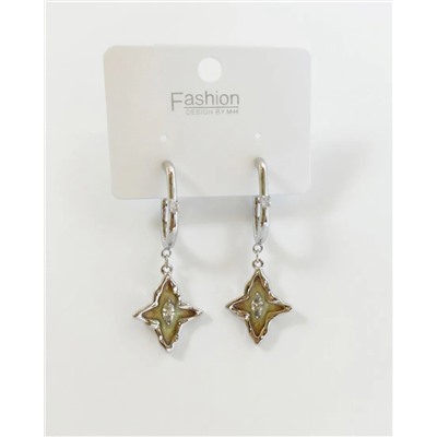 Стильные серьги