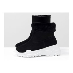 Яркие женские ботинки, типа UGG, из натуральной замши и меха овечки черного цвета, на современной высокой платформе белого цвета, Б-19120-01