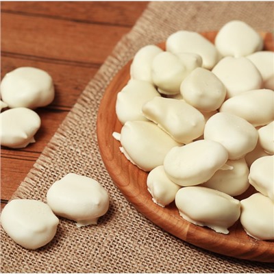 Абрикос в белом шоколаде