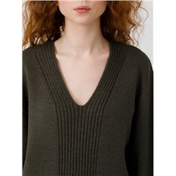 Джемпер вязаный тёмно-оливковый