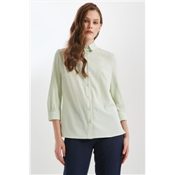 Блузка с оригинальным кроем рукава