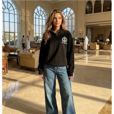 Толстовка с вышивкой