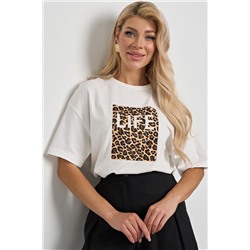 Футболка трикотажная молочного цвета с печатным принтом