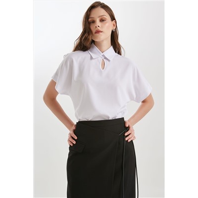 Блузка белая с коротким рукавом