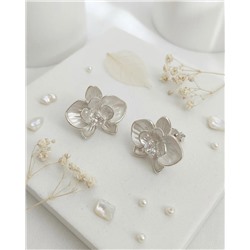 Стильные серьги