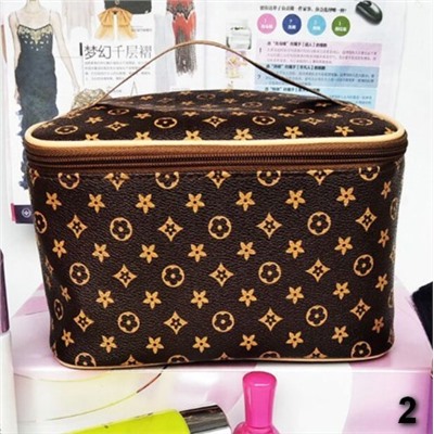 Косметичка Louis Vuitton 010