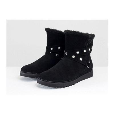 Зимние сапожки в стиле UGG из натуральной замши черного цвета, украшены  ремешками с металлическими заклепками, Коллекция Осень-Зима от Джино Фиджини, Б-17114-05