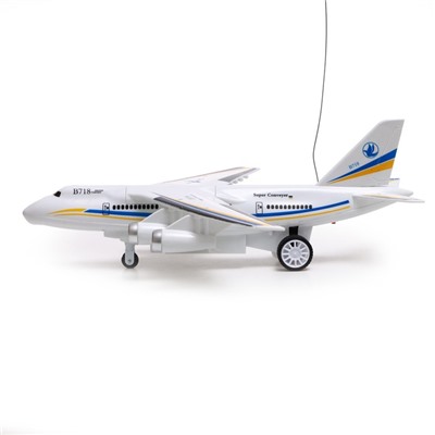 Самолет на радиоуправлении «Лайнер», работает от аккумулятора, цвет белый