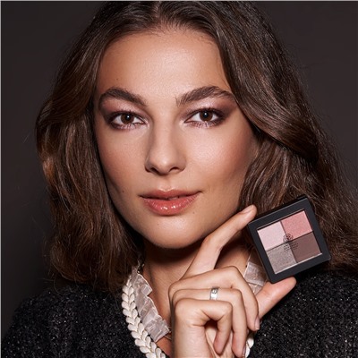 С811 GLAM EYES Палетка минеральных теней коллекция Classics