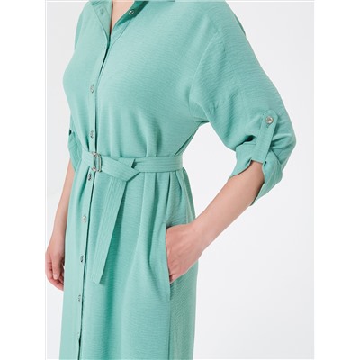Платье А-образного силуэта пастельного зелёного цвета с поясом