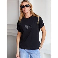 Футболка из премиального хлопка с авторским принтом