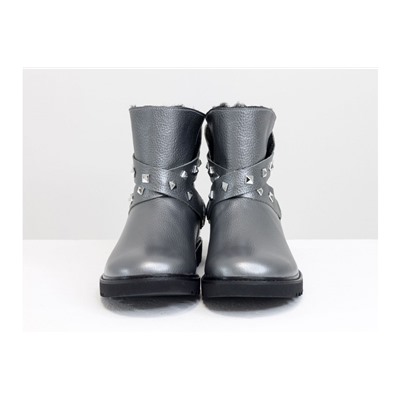 Зимние ботиночки в стиле UGG из натуральной кожи флотар серого цвета с перламутровым блеском, украшены  ремешками с металлическими заклепками, Коллекция Осень-Зима от GF, Б-17114-07