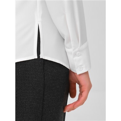 Блузка молочного цвета с длинным рукавом